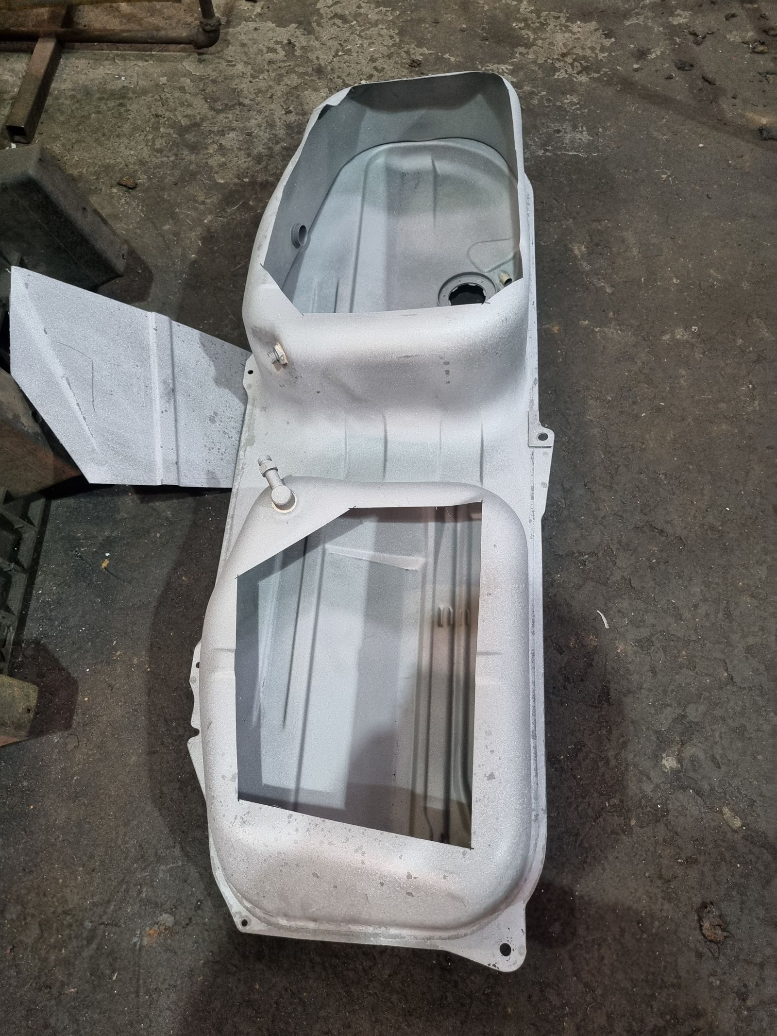 Car fuel tanks: before, process and after – before photo 1