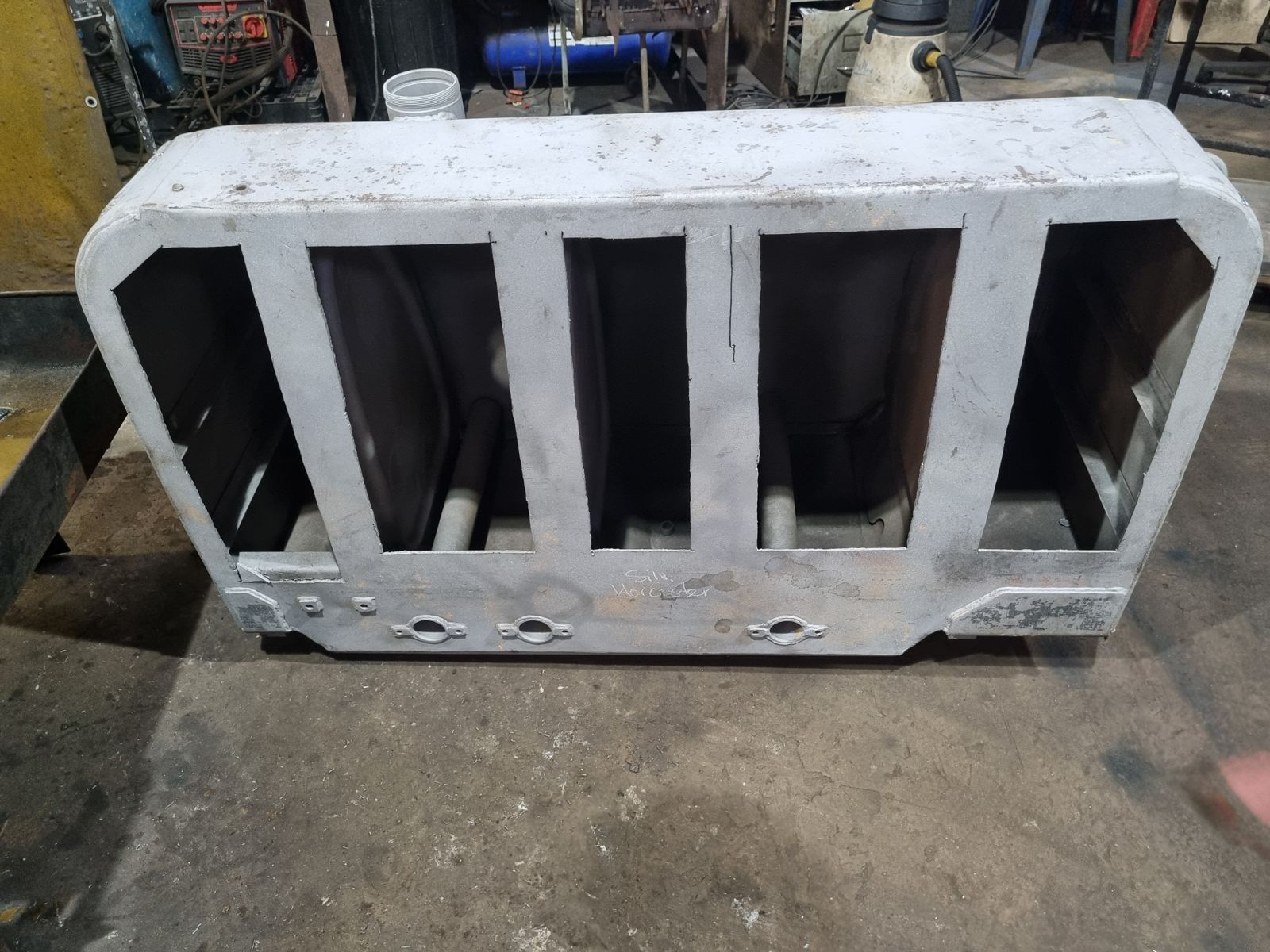 Earth-moving machine fuel tank – process photo 9