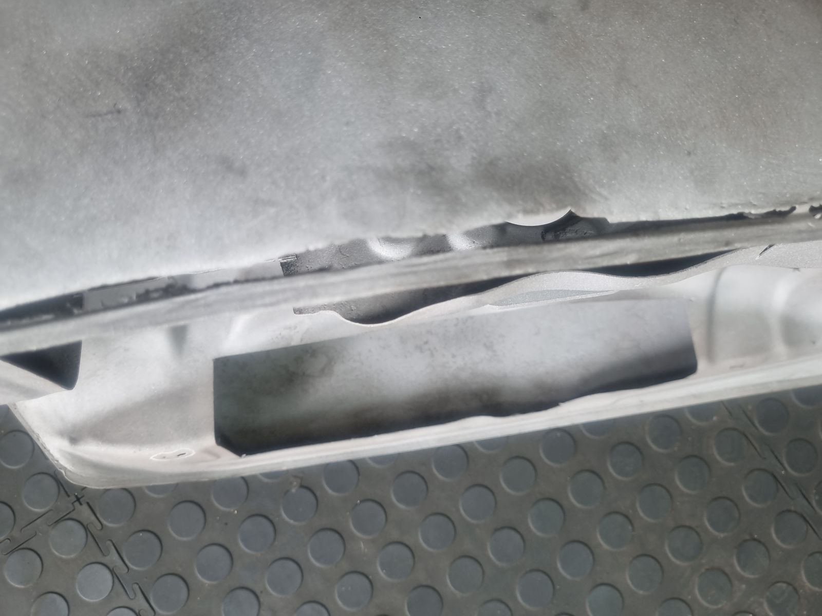 Motorcycle tank re-coating – process / result photo 10