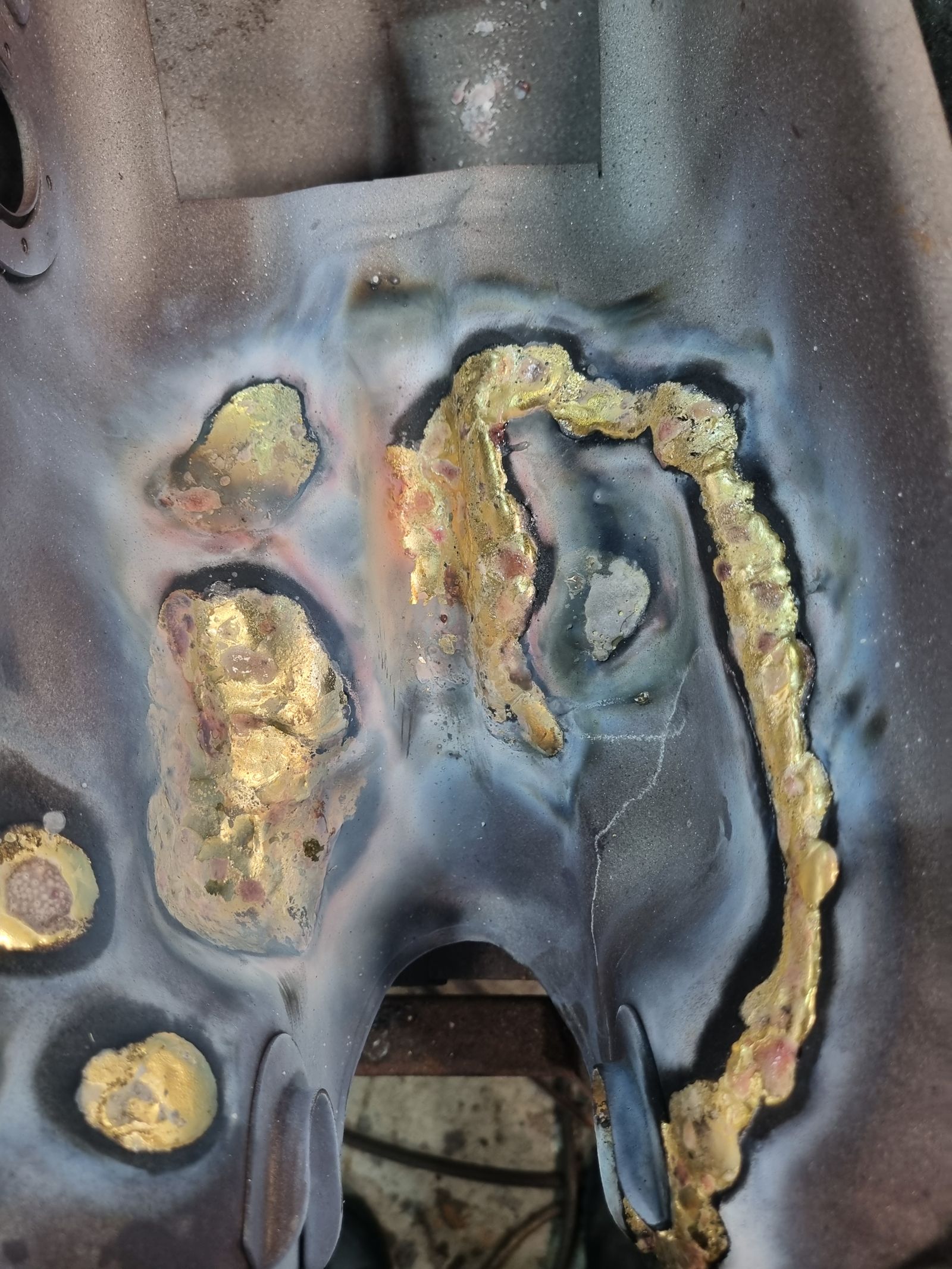 Motorcycle tank pitting repair – process / result photo 3