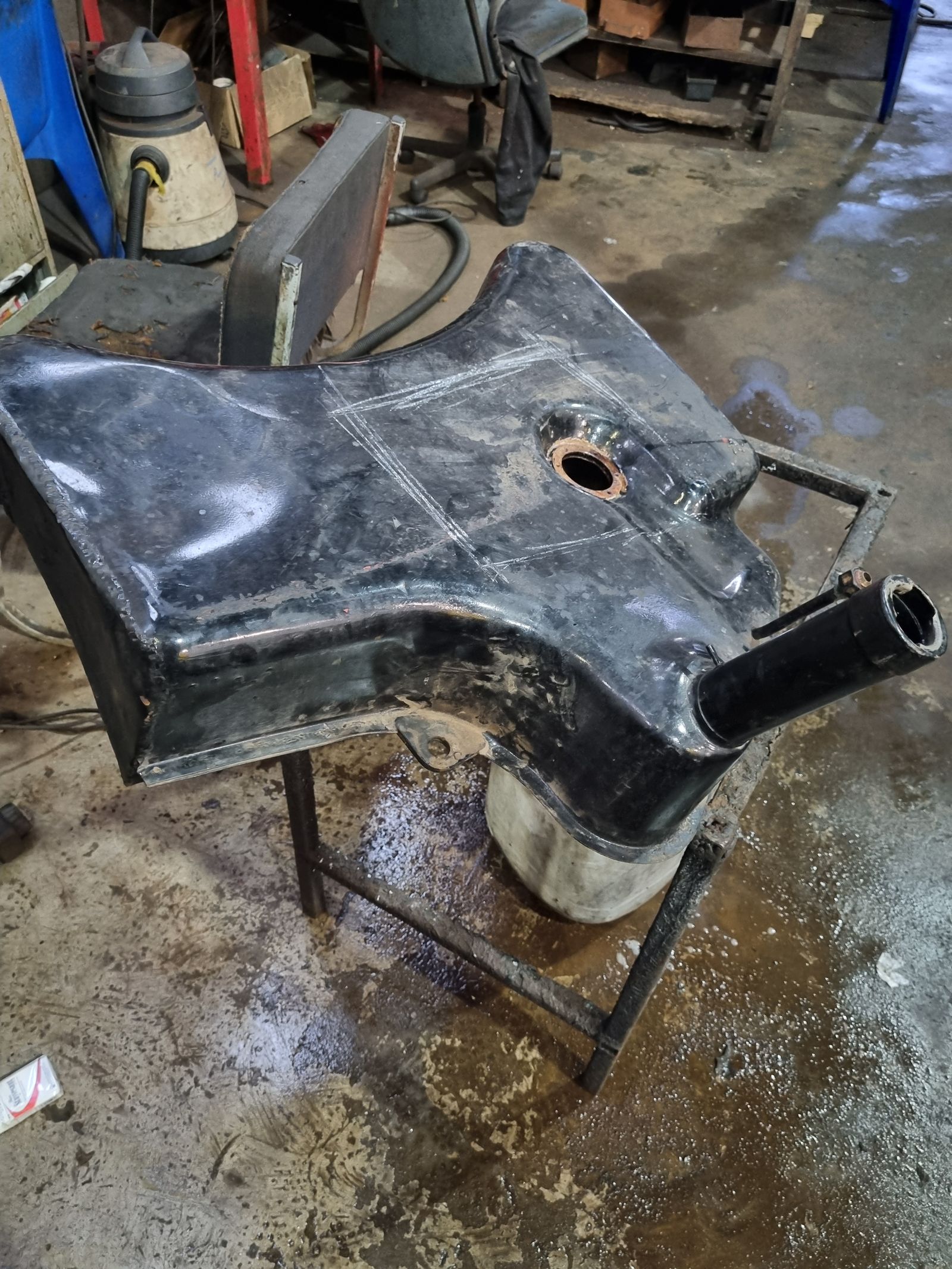 Motorcycle tanks: before and after sandblasting – before photo 3